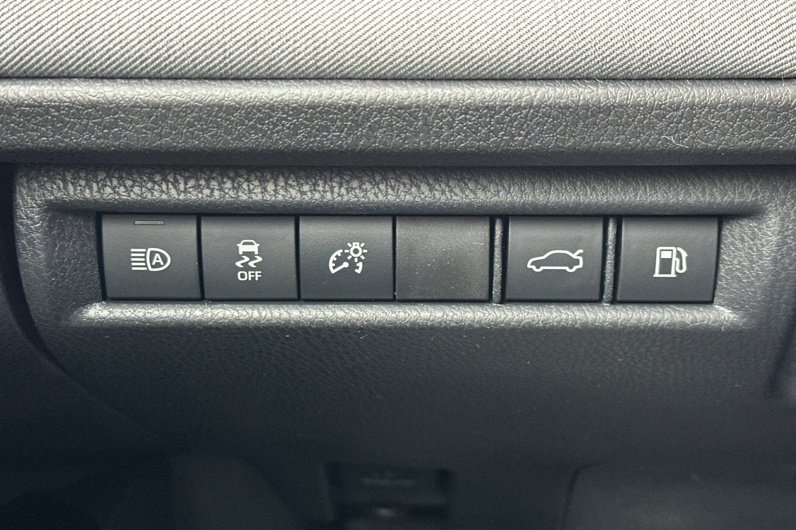 New 2026 Toyota Camry LE FWD image 28