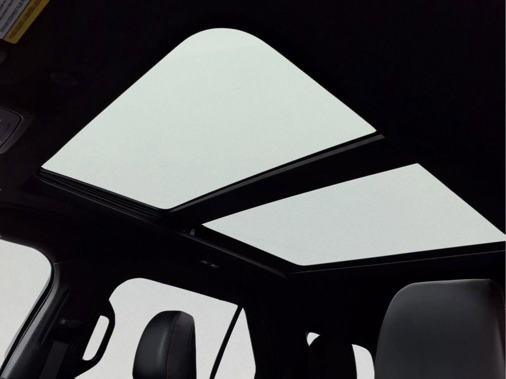 Used 2025 Ford Explorer ST image 20