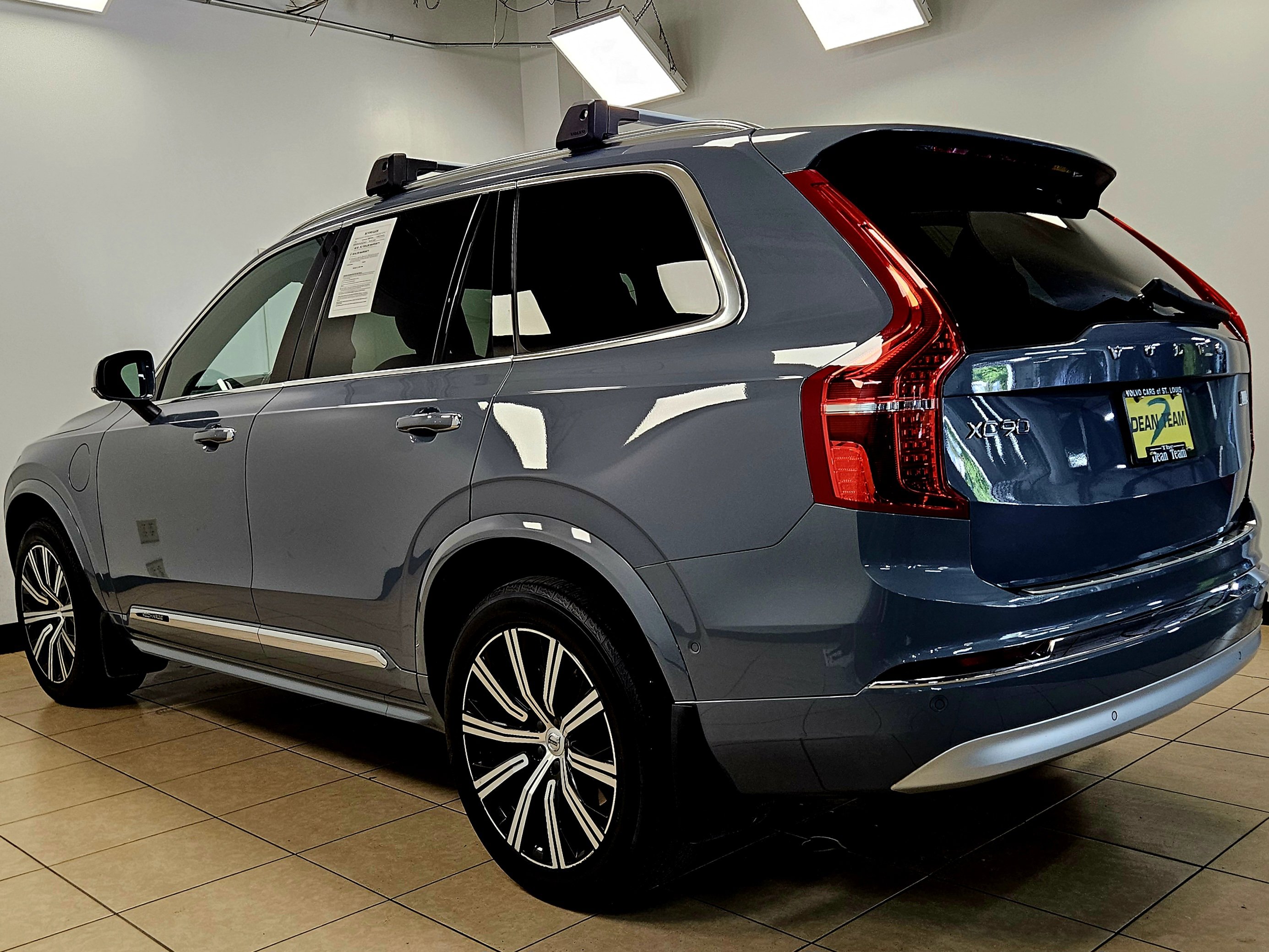 Used 2022 Volvo XC90 T8 Inscription image 5