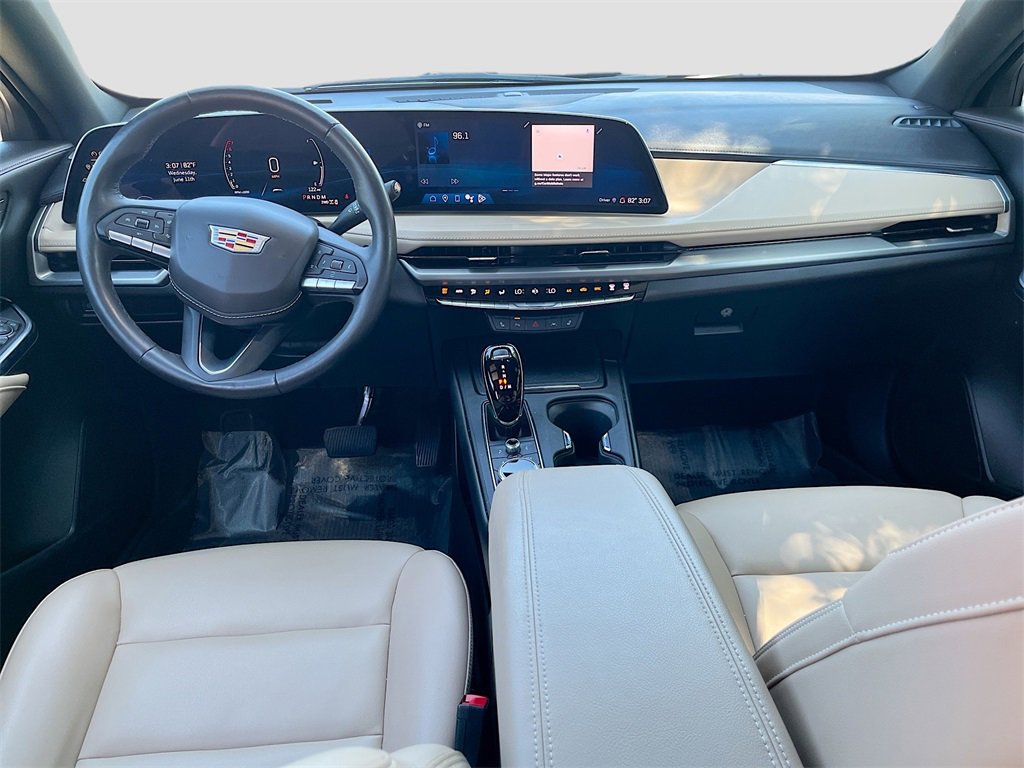 Used 2024 Cadillac XT4 Luxury w/ Cold Weather Package image 23