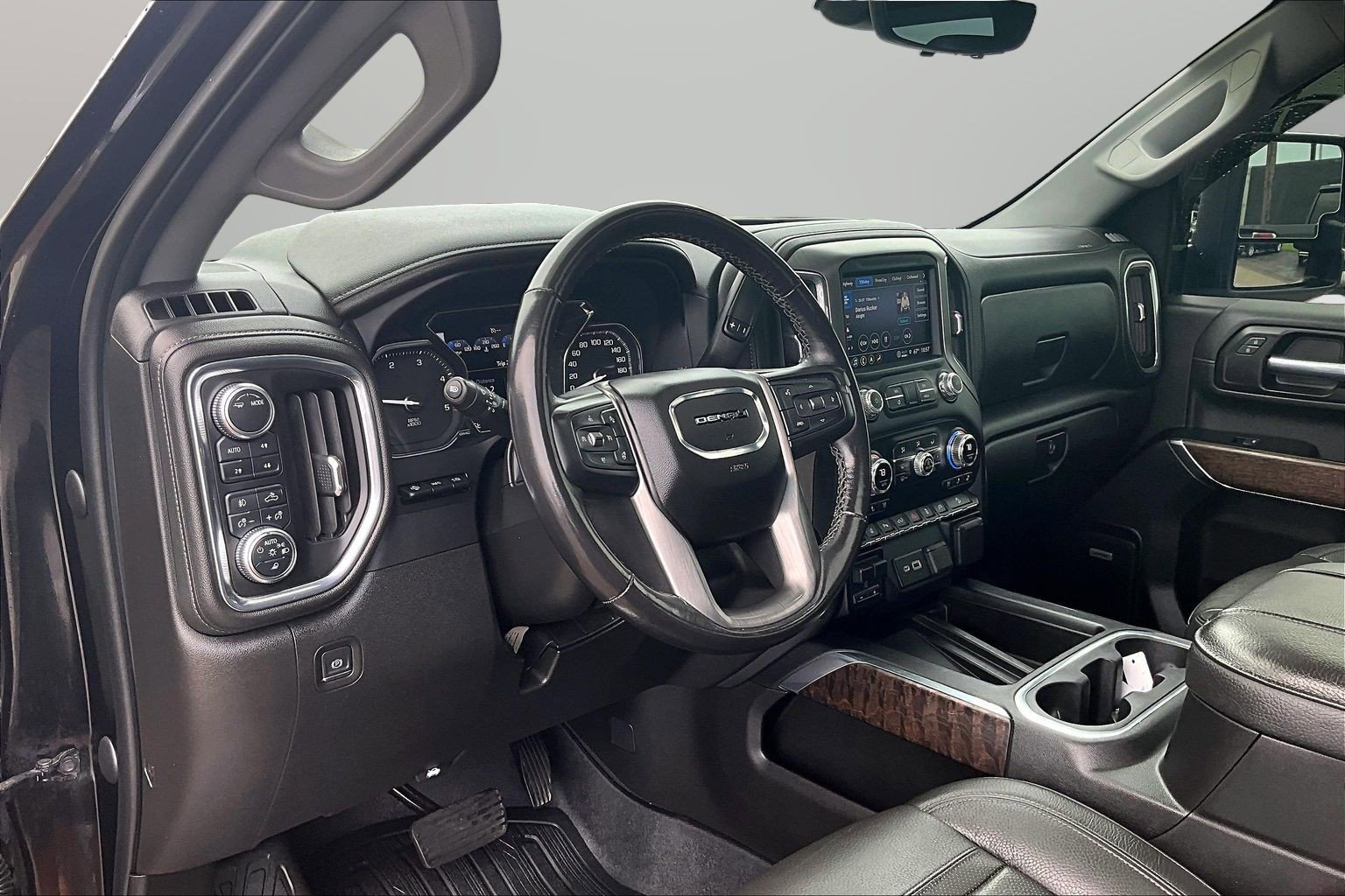 Used 2023 GMC Sierra 2500 Denali w/ Denali Ultimate Package AWD/4WD image 20