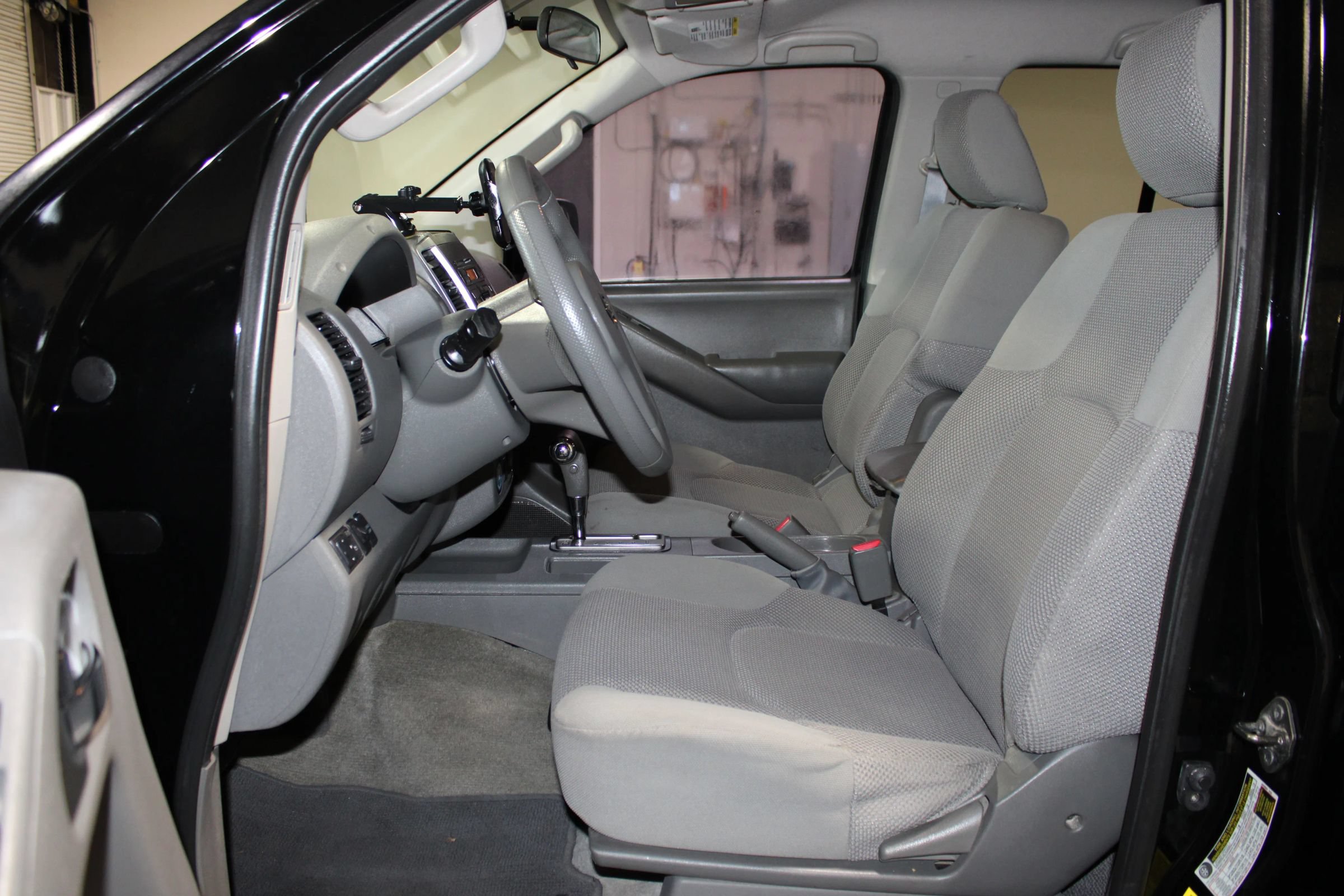 Used 2012 Nissan Frontier SV RWD image 9
