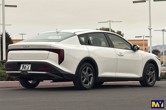 Used 2025 Kia K4 FWD image 4
