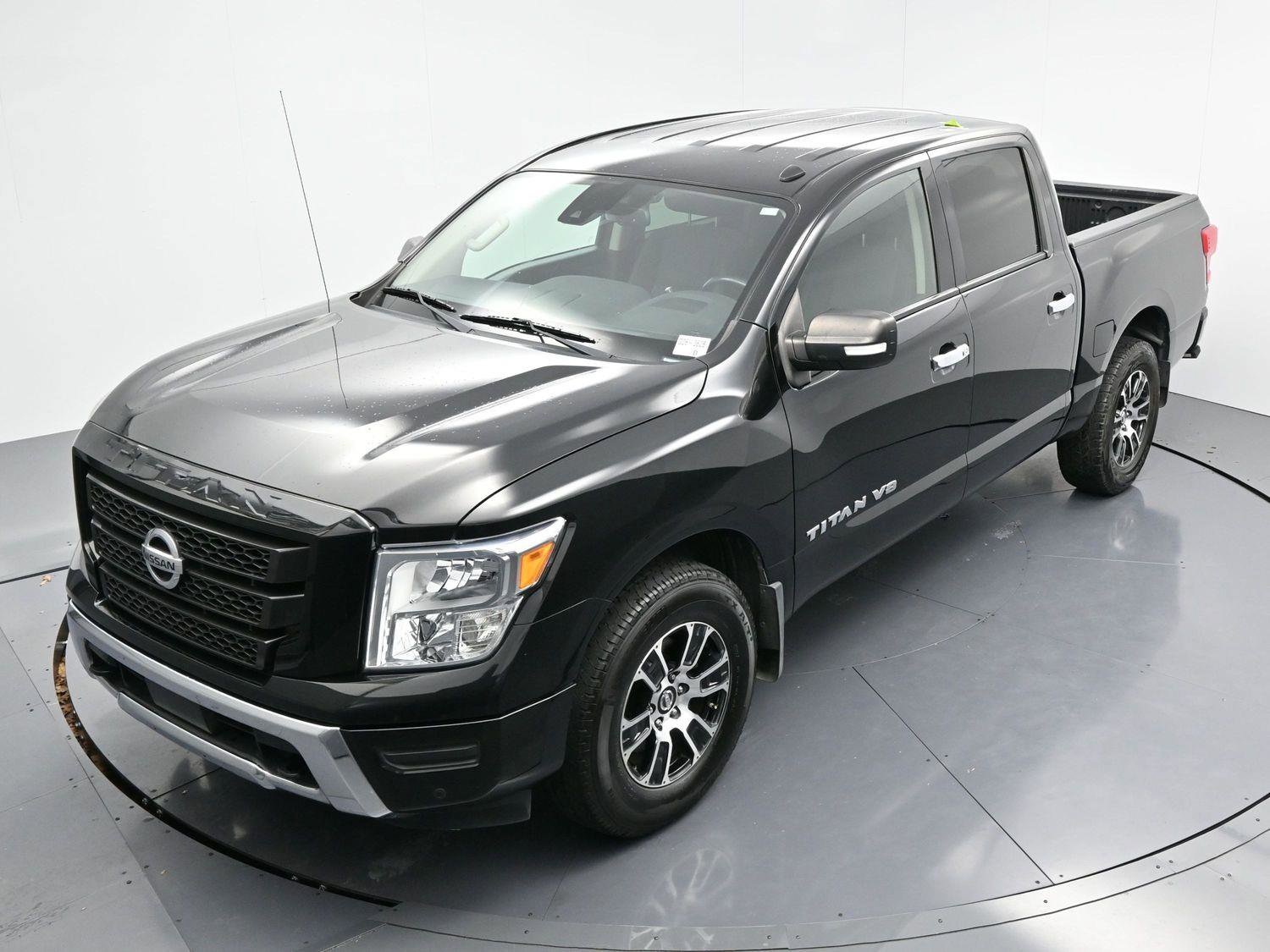Used 2020 Nissan Titan SV w/ SV Convenience Package image 39