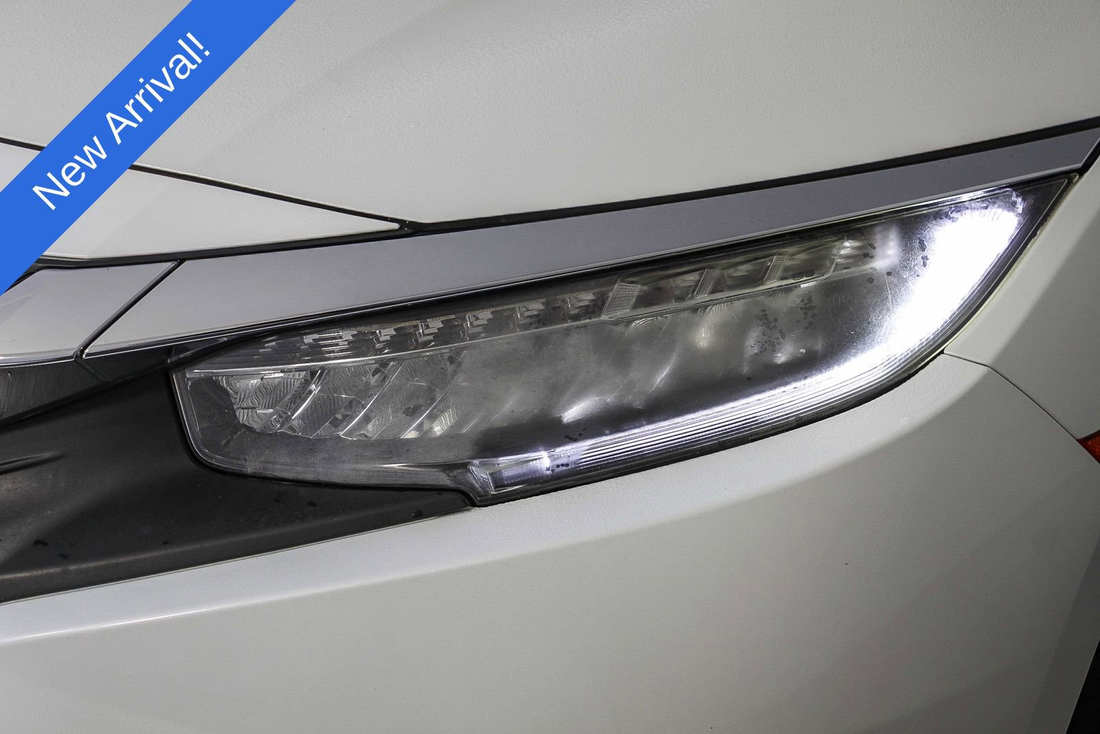 Used 2017 Honda Civic Touring image 4