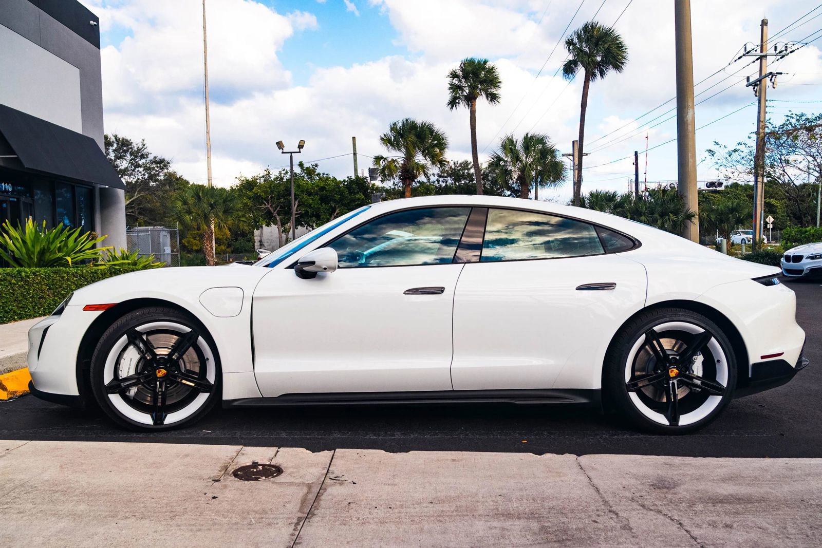 Used 2023 Porsche Taycan 4S AWD/4WD image 7