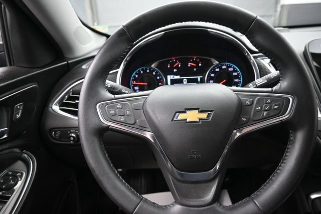 Used 2017 Chevrolet Malibu LT FWD image 8