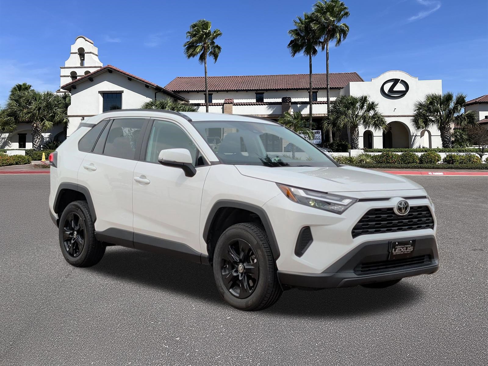Used 2024 Toyota RAV4 XLE AWD/4WD image 1