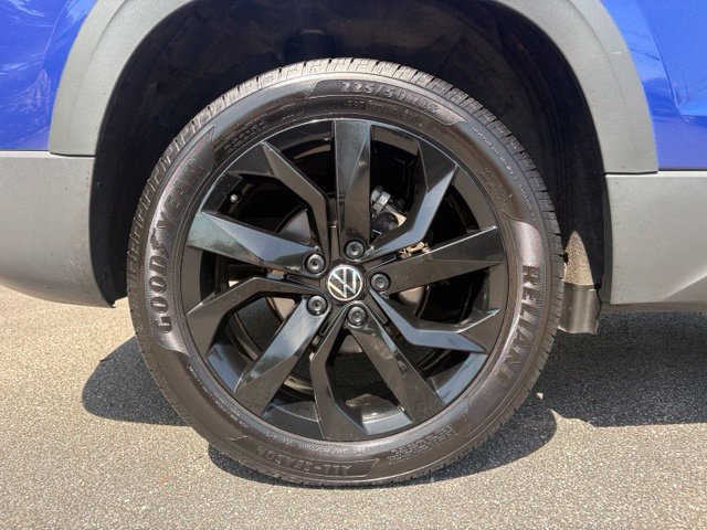 Used 2023 Volkswagen Taos SE w/ Panoramic Sunroof Package FWD image 15