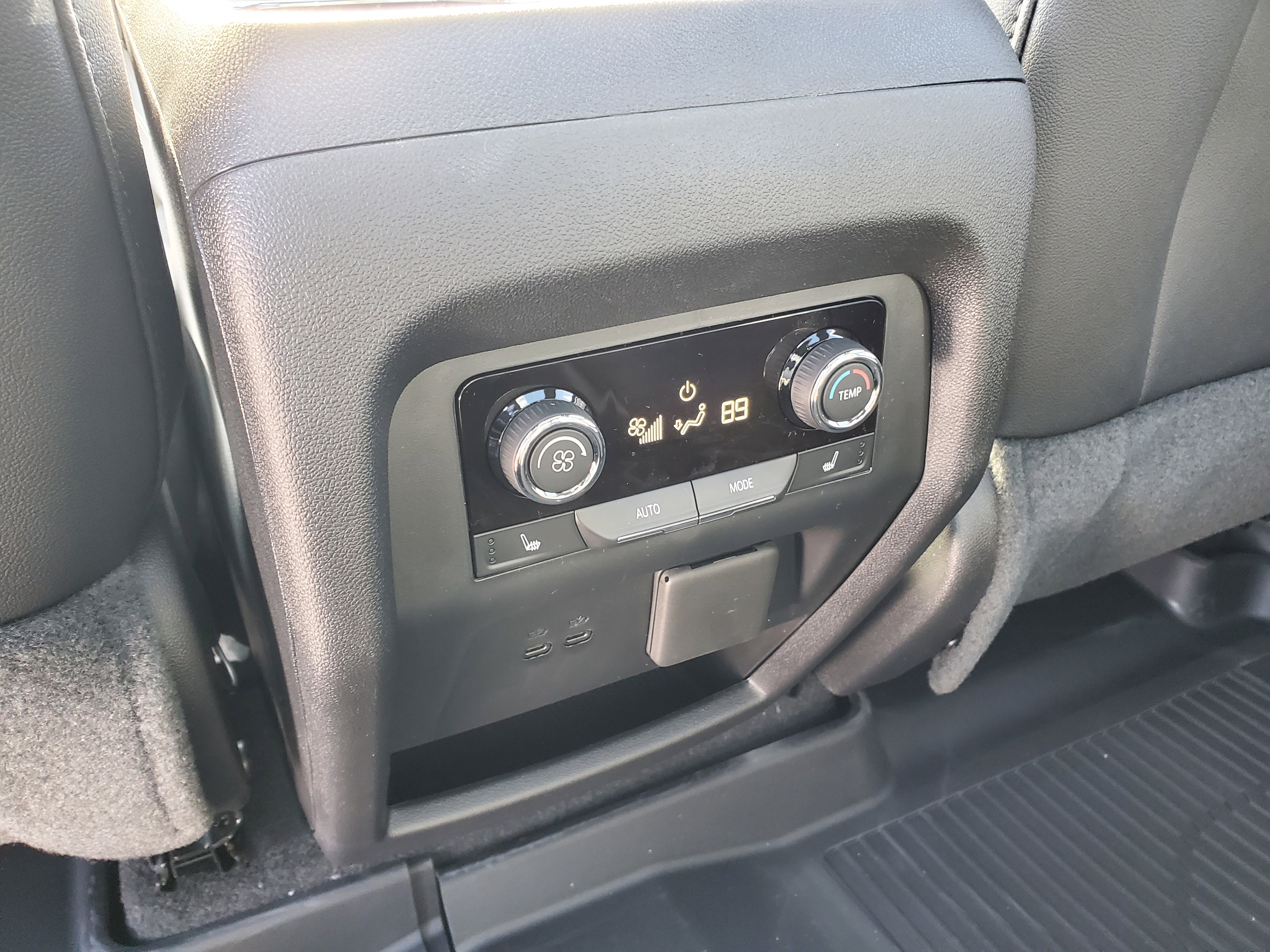 New 2026 Chevrolet Traverse High Country w/ LPO, Floor Liner Package AWD/4WD image 27