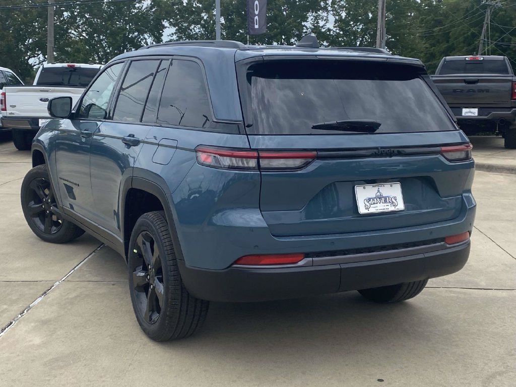 New 2026 Jeep Grand Cherokee Limited w/ Limited Altitude Package RWD image 34