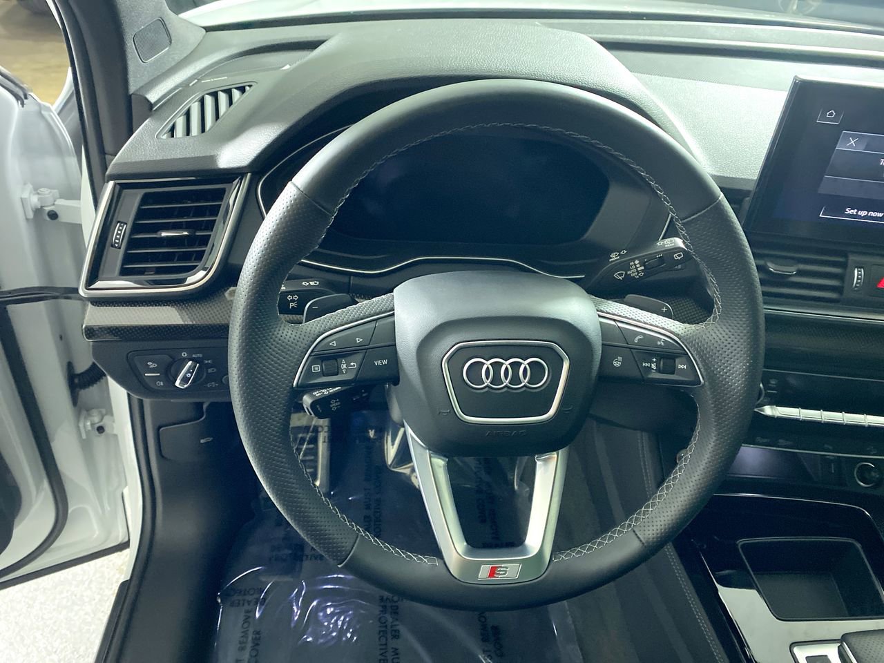 Used 2023 Audi SQ5 Premium Plus w/ Premium Plus Package image 13
