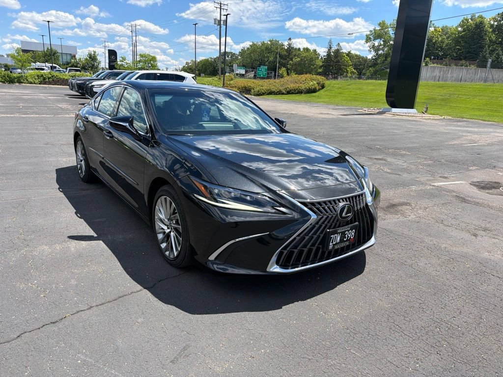 Used 2022 Lexus ES 350 Ultra Luxury w/ Accessory Package 2 FWD image 16