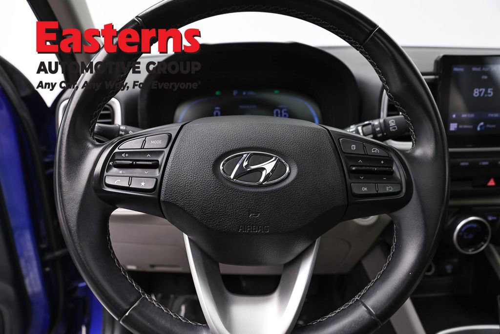 Used 2024 Hyundai Venue SEL FWD image 10