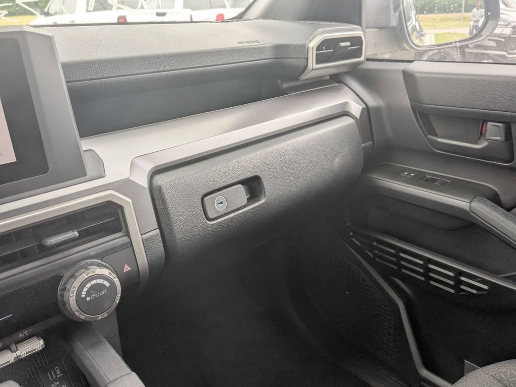 Used 2025 Toyota 4Runner SR5 AWD/4WD image 23