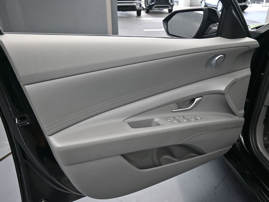 Used 2024 Hyundai Elantra SEL image 15