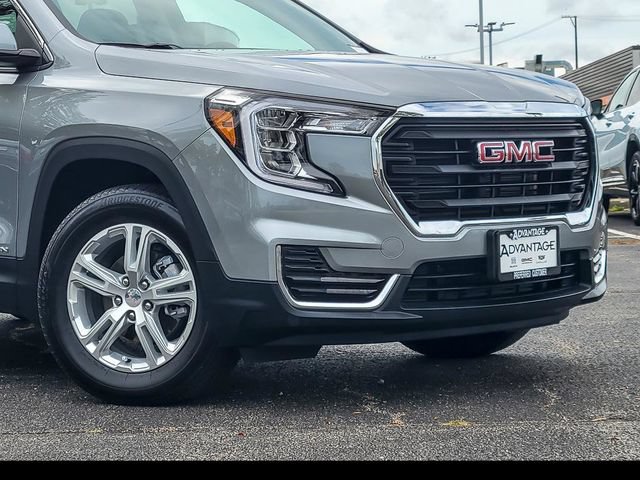 Certified 2024 GMC Terrain SLE w/ Driver Convenience Package AWD/4WD image 3