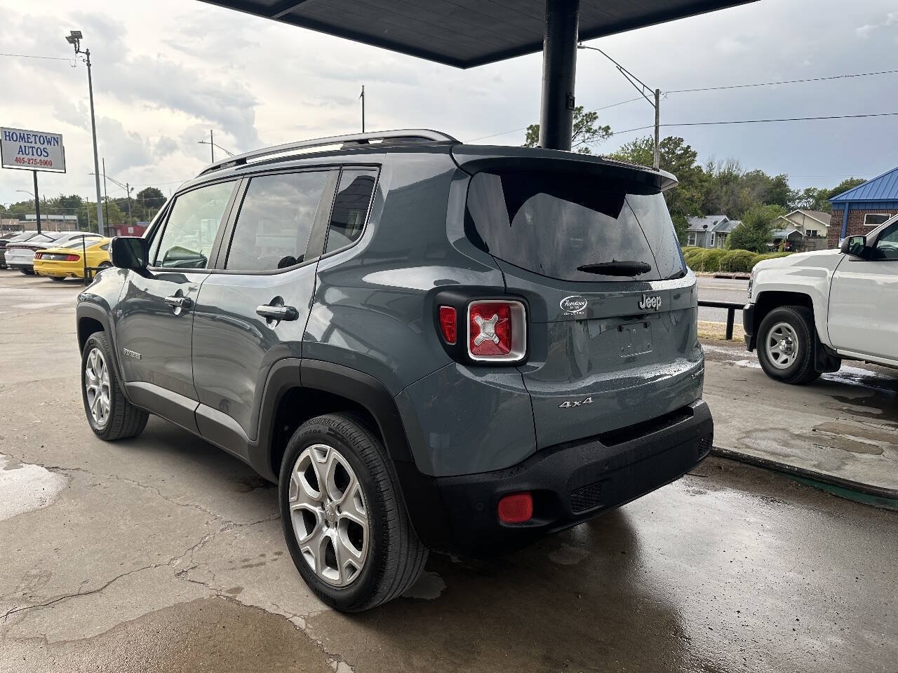 Used 2017 Jeep Renegade Limited AWD/4WD image 6
