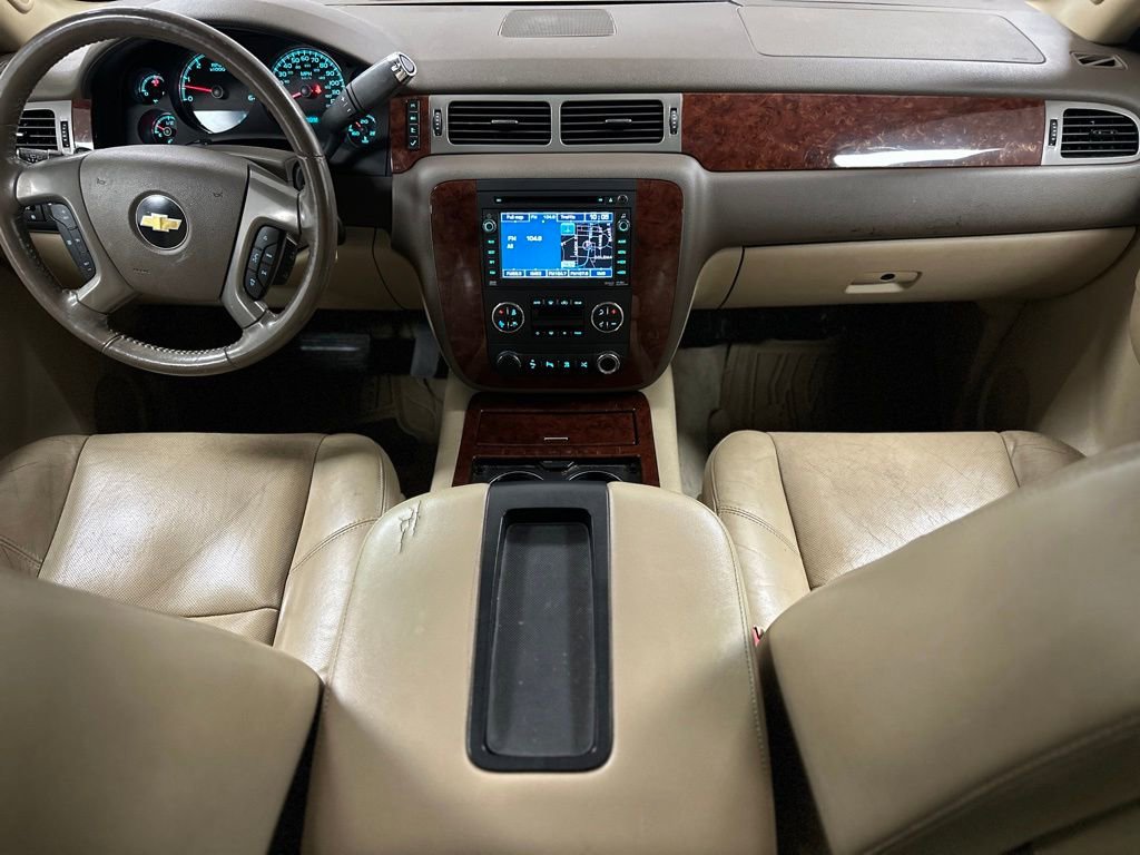Used 2011 Chevrolet Suburban LTZ image 3