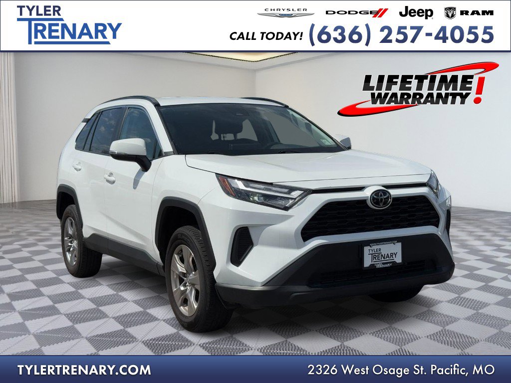 Used 2024 Toyota RAV4 XLE FWD image 1