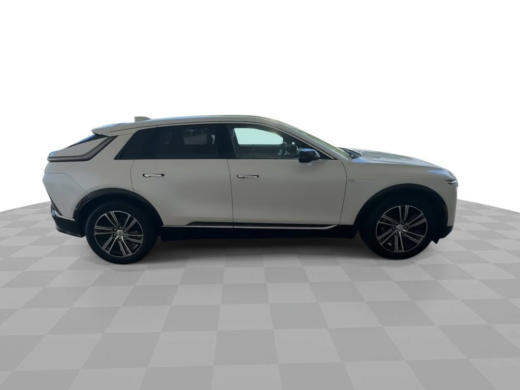 Certified 2024 Cadillac Lyriq Luxury w/ LPO, Floor Liner Package AWD/4WD image 9