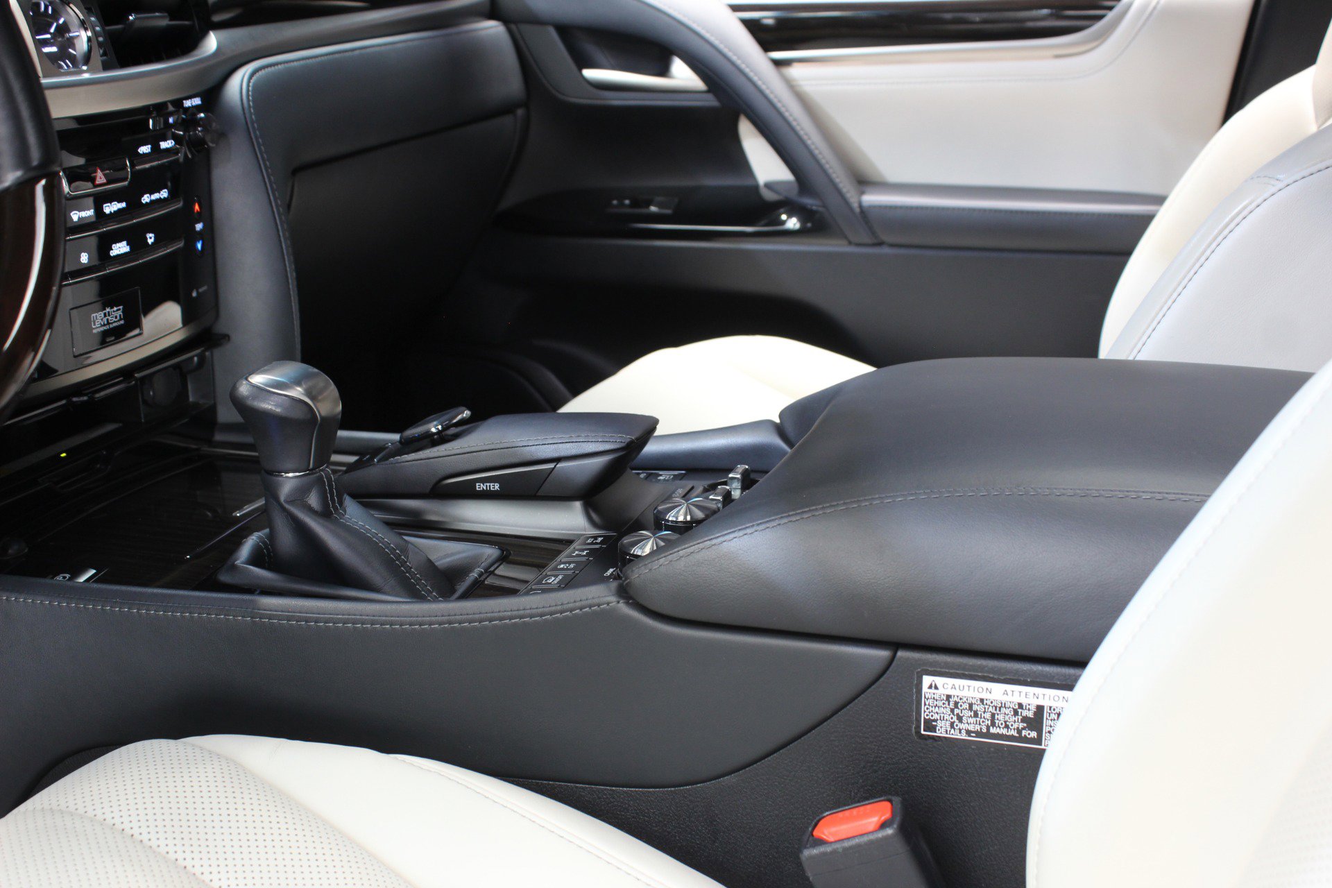 Used 2019 Lexus LX 570 Three-Row Inspiration Series w w/ Inspiration Series image 28