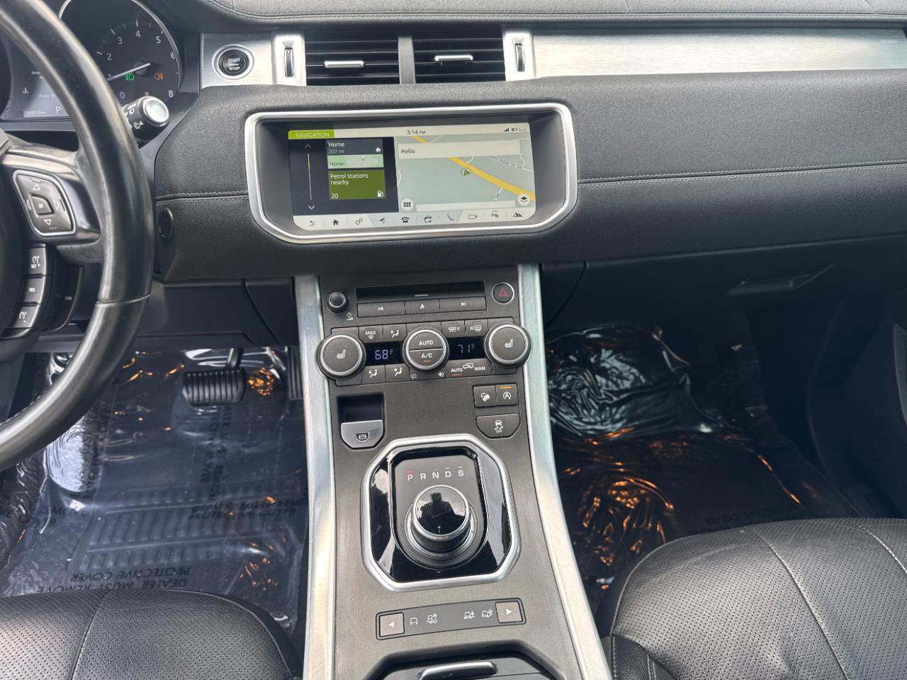 Used 2017 Land Rover Range Rover Evoque SE image 16