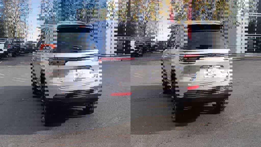 New 2025 Jeep Grand Cherokee Limited w/ Luxury Tech Group II image 7