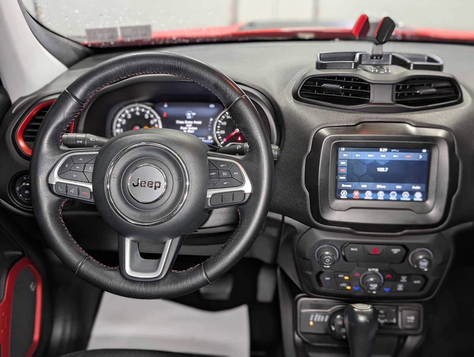 Used 2018 Jeep Renegade Trailhawk AWD/4WD image 5