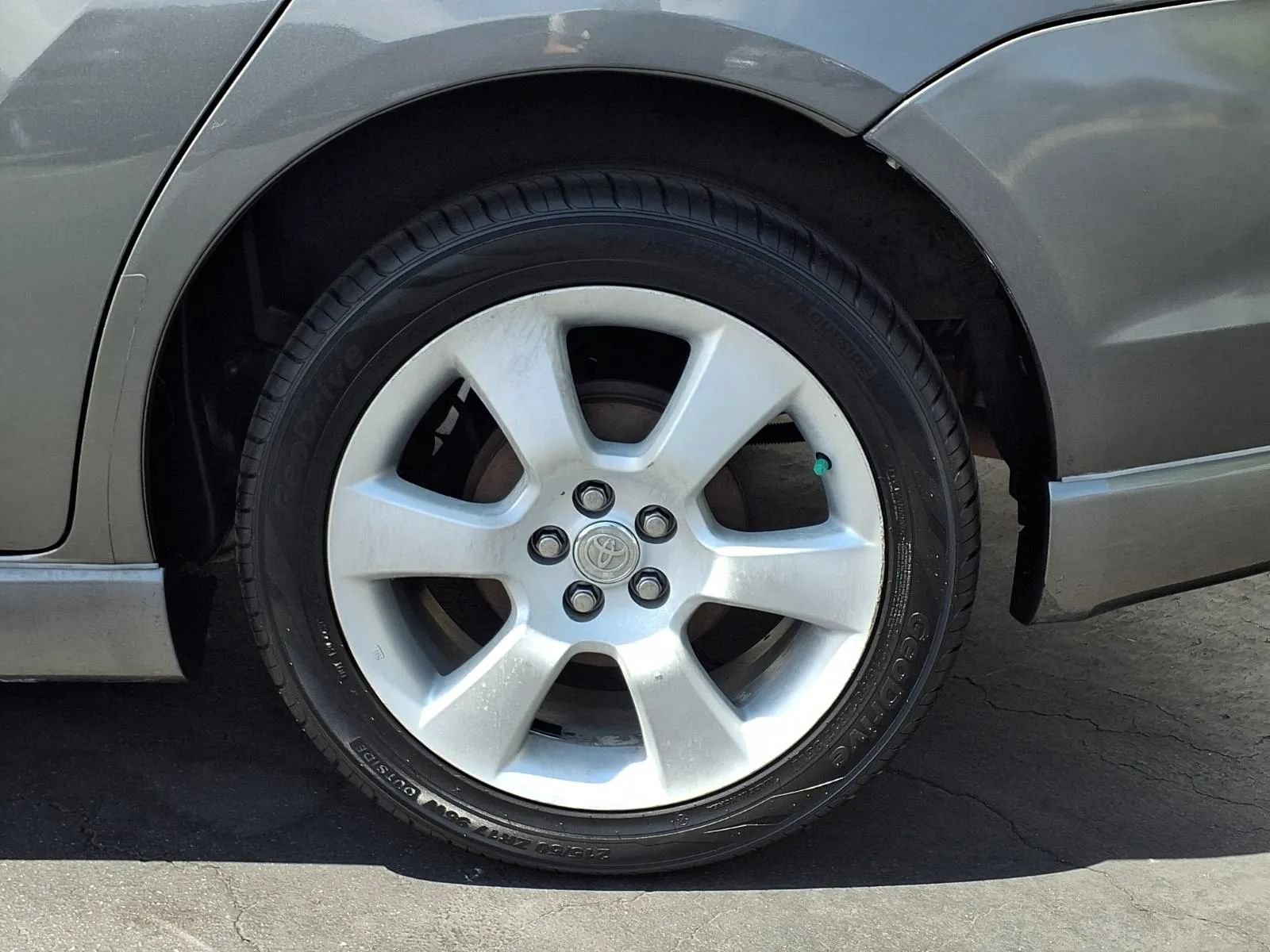 Used 2005 Toyota Matrix XR FWD image 6