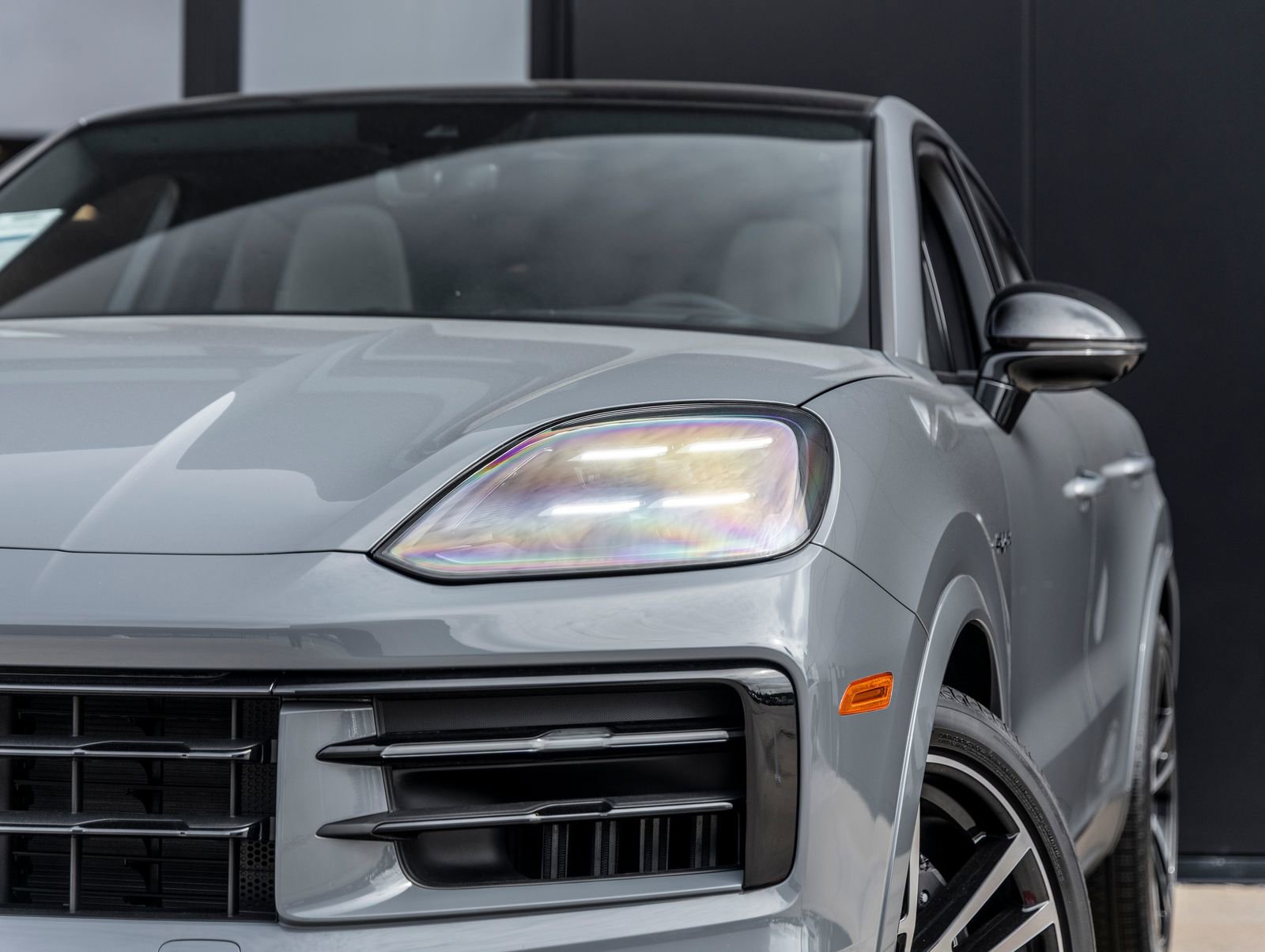 New 2025 Porsche Cayenne E-Hybrid Coupe AWD/4WD image 16