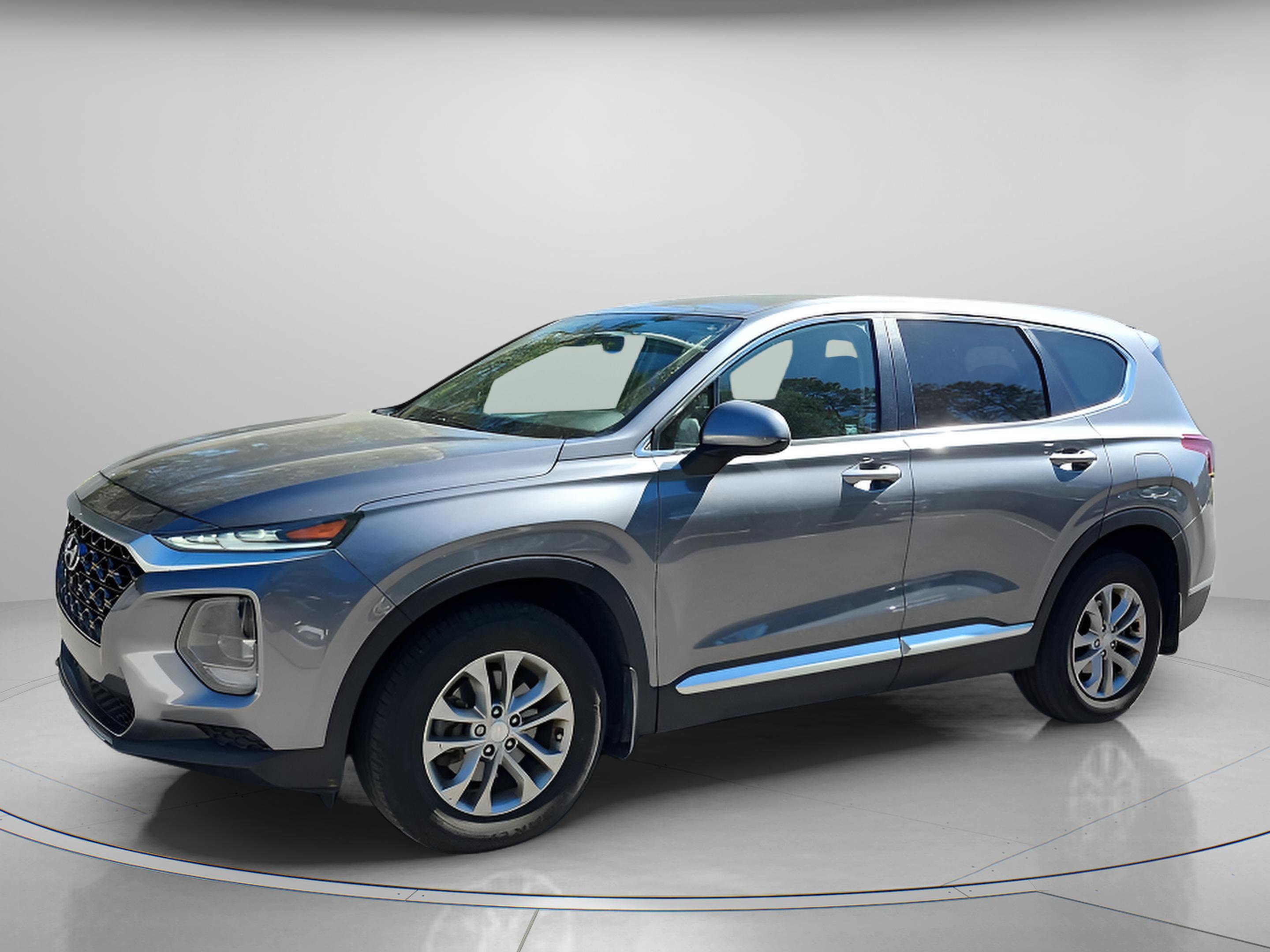 Used 2019 Hyundai Santa Fe SE image 2