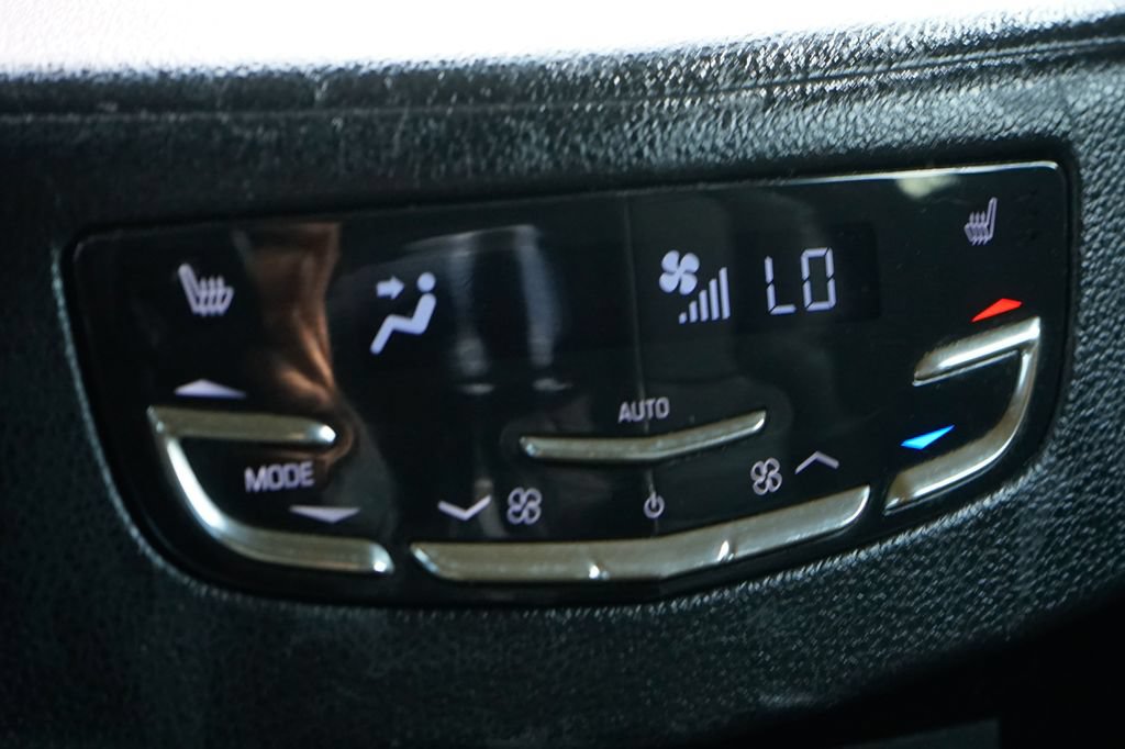 Used 2016 Cadillac Escalade ESV Platinum AWD/4WD image 46