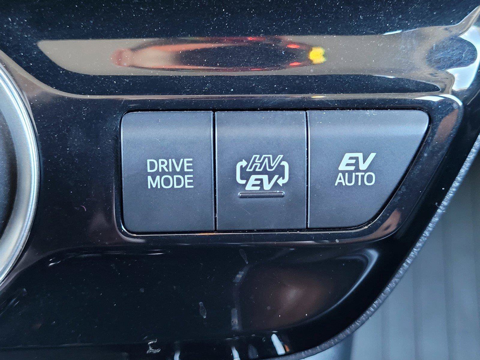 Used 2020 Toyota Prius Prime XLE FWD image 14