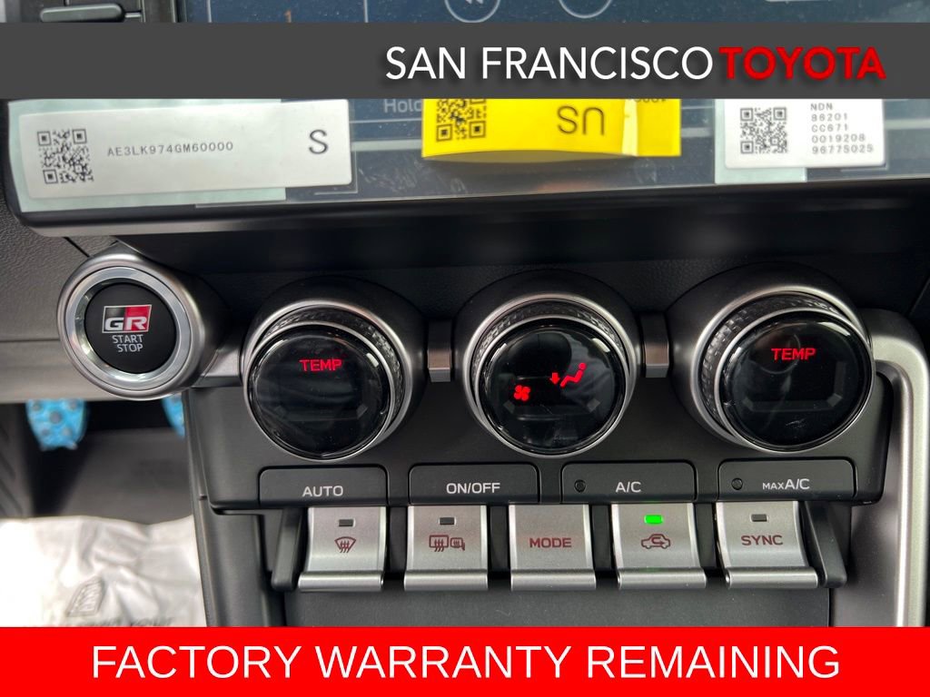 Used 2025 Toyota GR86 Premium w/ Performance Package image 18