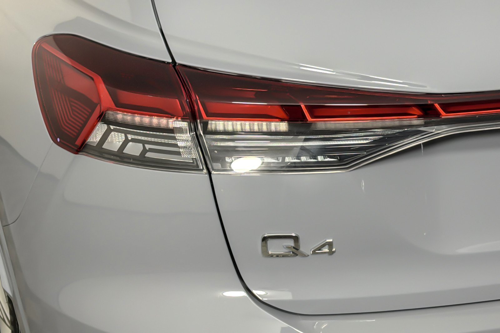 Used 2023 Audi Q4 e-tron Prestige AWD/4WD image 26