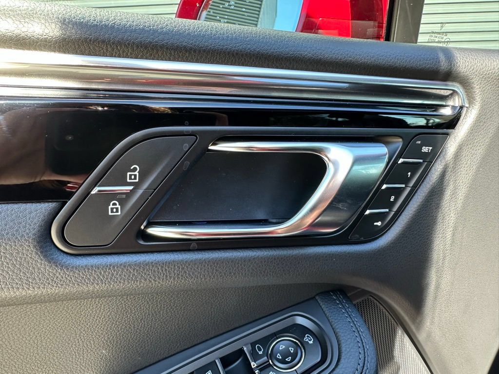 Certified 2026 Porsche Macan Turbo AWD/4WD image 19