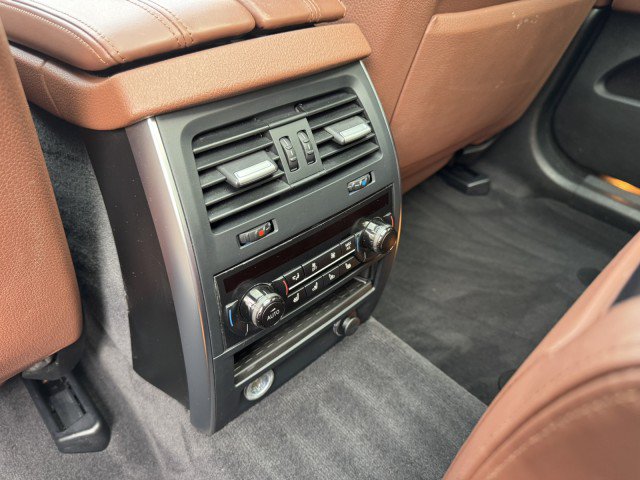 Used 2013 BMW 550i Gran Turismo xDrive AWD/4WD image 33