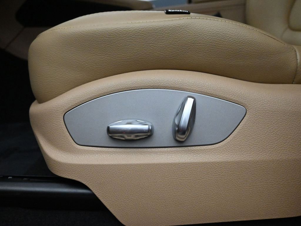 Used 2025 Porsche Macan image 28