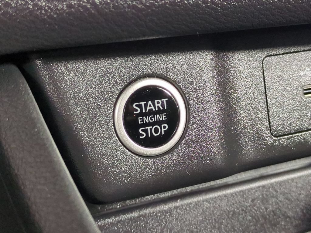 Used 2023 Nissan Rogue SV FWD image 35
