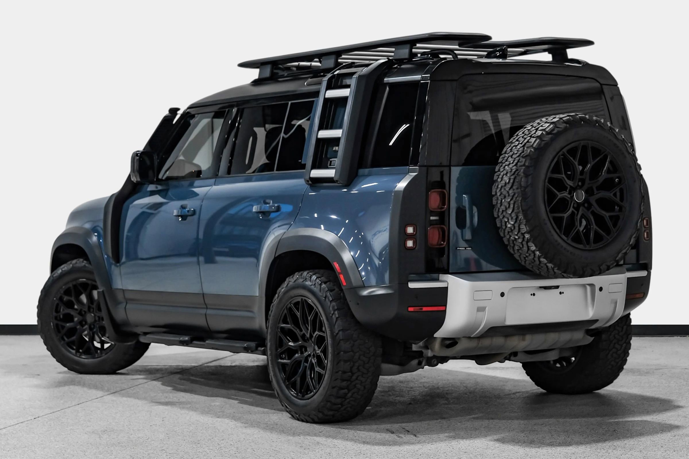 Used 2020 Land Rover Defender 110 HSE AWD/4WD image 8