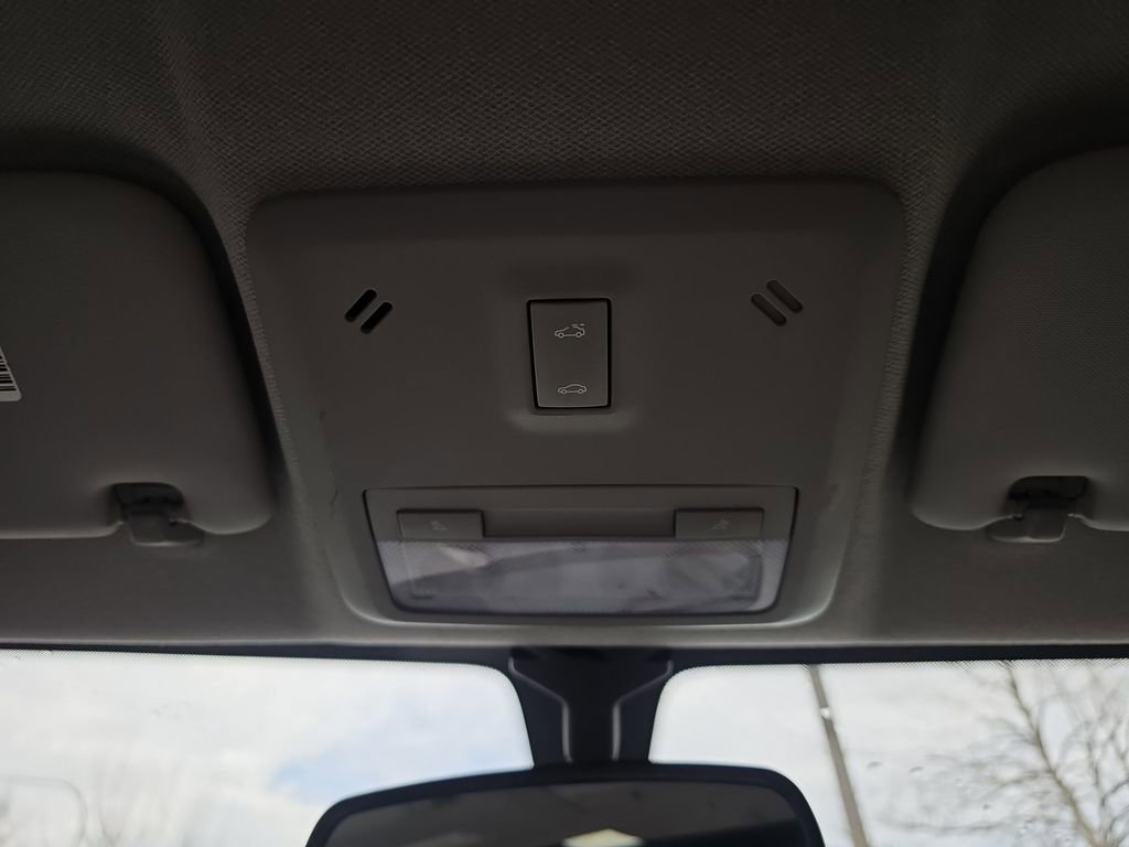 Used 2015 Chevrolet Sonic LT w/ Fun and Sun Package image 18