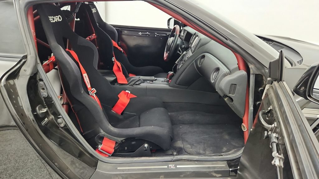 Used 2014 Nissan GT-R Black Edition AWD/4WD image 43