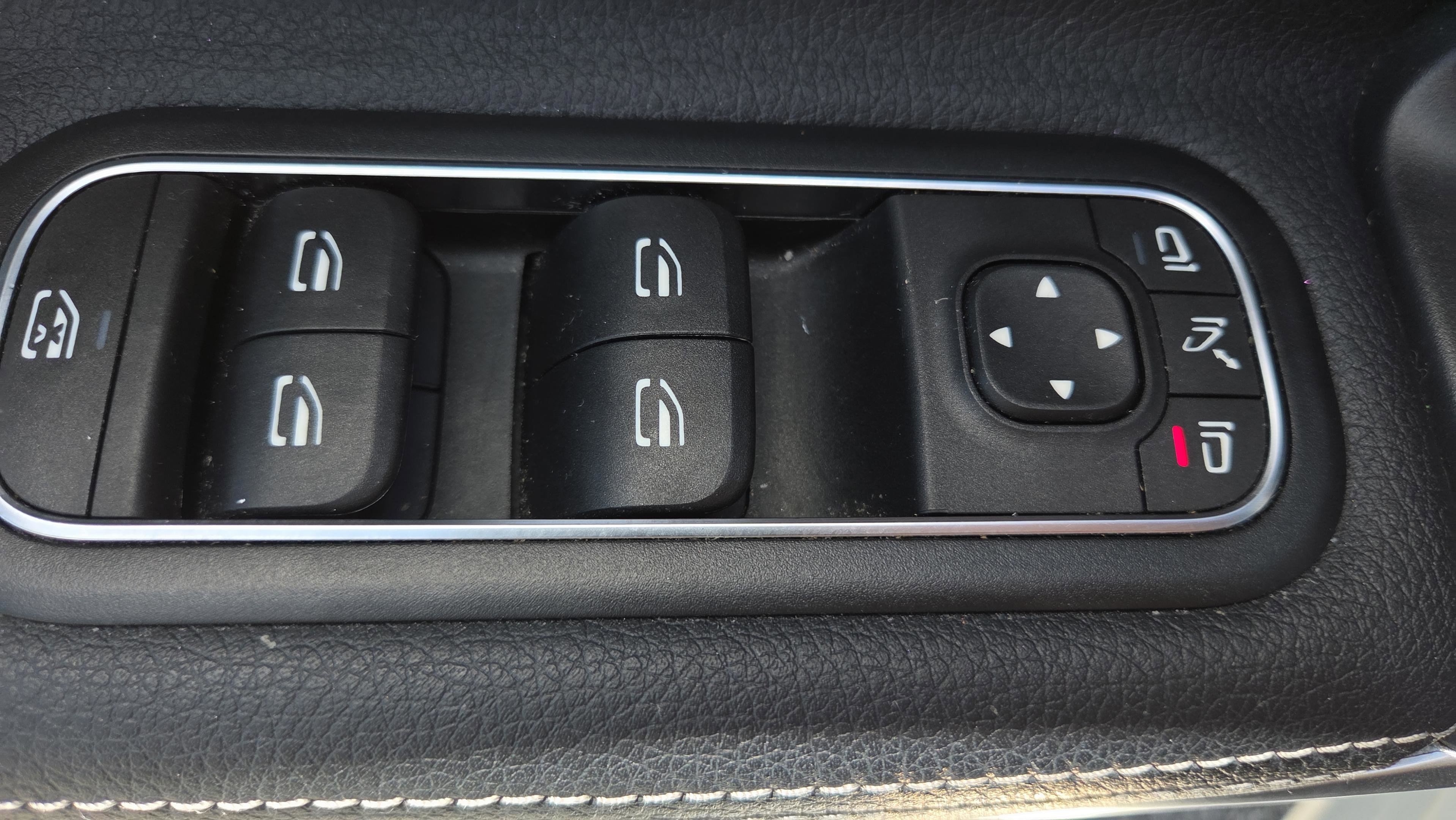 Used 2021 Mercedes-Benz CLA 250 image 33