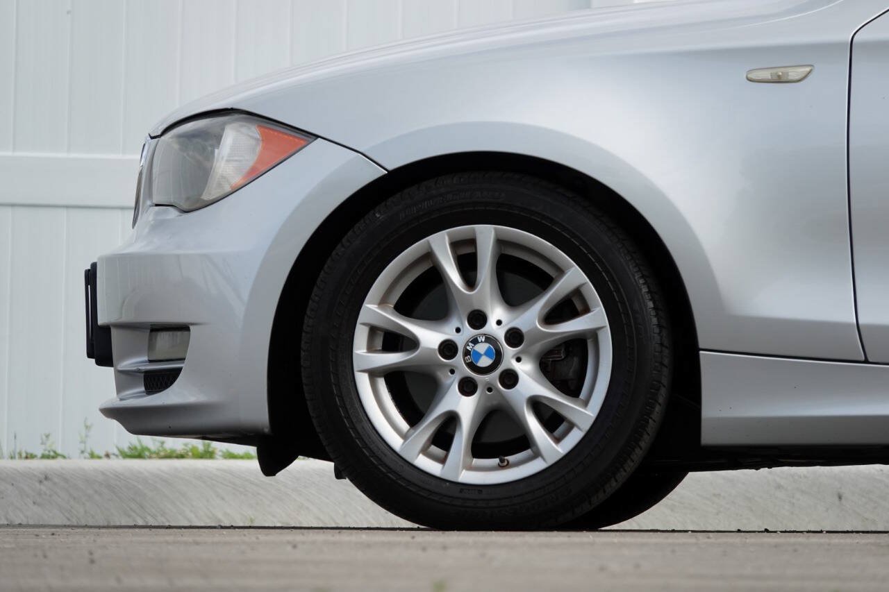 Used 2009 BMW 128i Convertible RWD image 43