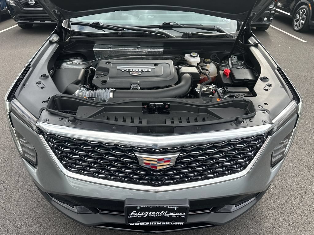 Used 2024 Cadillac XT4 Premium Luxury AWD/4WD image 10