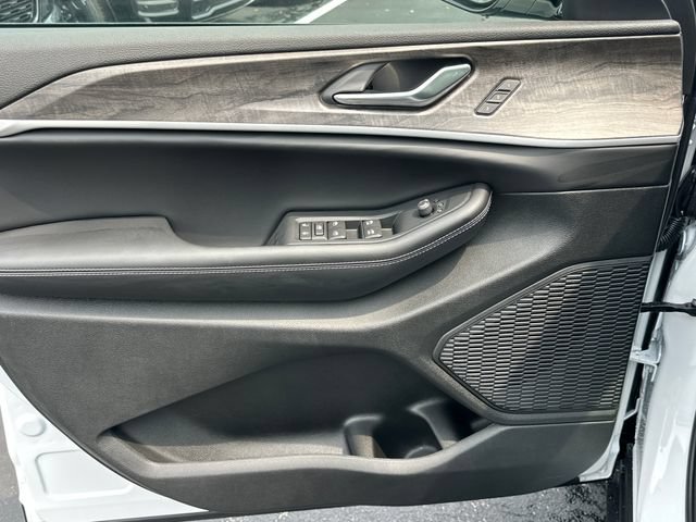 New 2026 Jeep Grand Cherokee L Limited AWD/4WD image 11