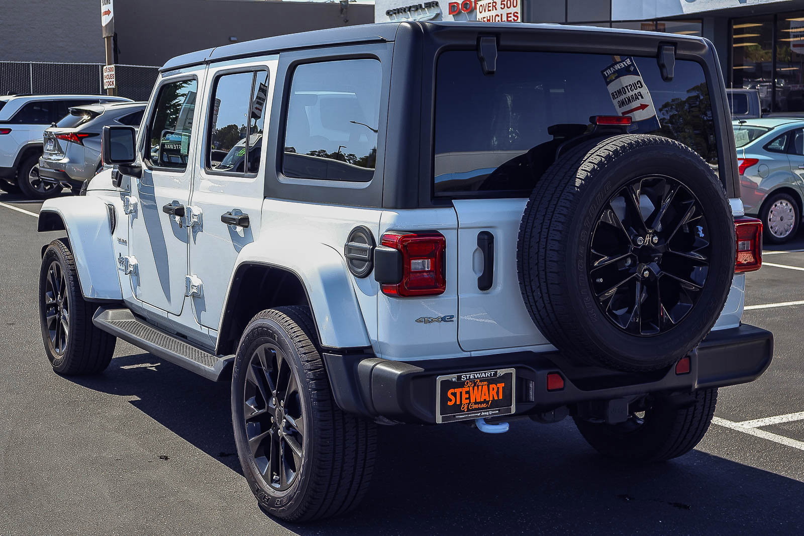 Used 2023 Jeep Wrangler Sahara w/ Cold Weather Group image 23