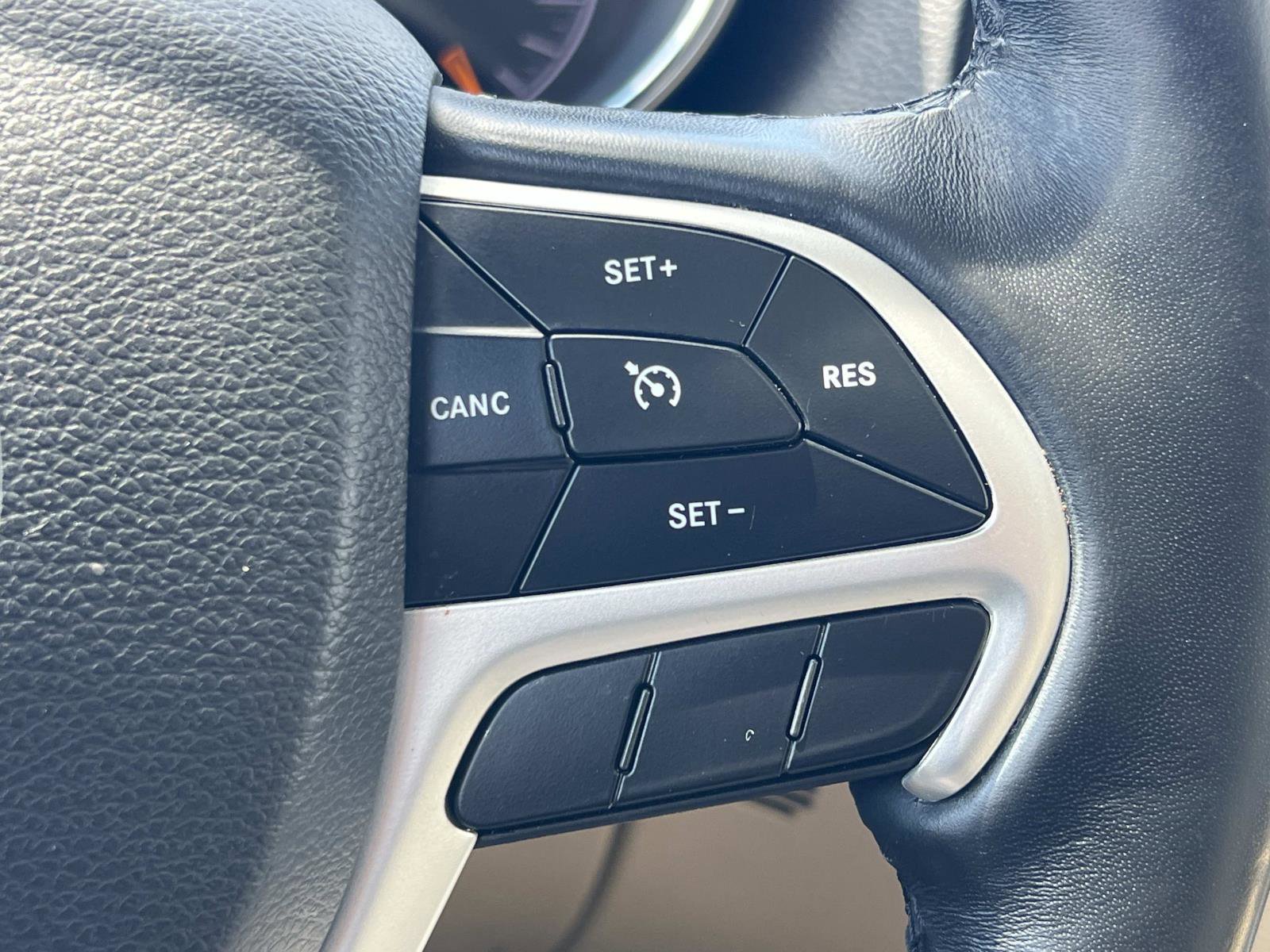 Used 2020 Jeep Grand Cherokee Limited w/ Premium Lighting Group image 10