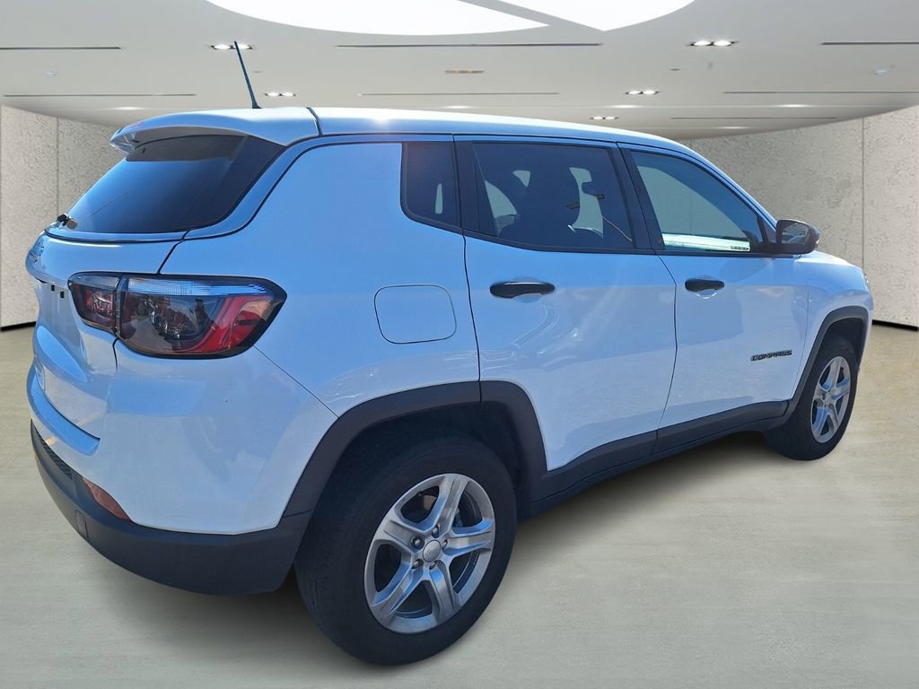 Used 2023 Jeep Compass Sport image 4
